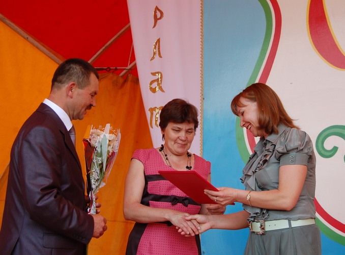 Директор МУК «Межпоселенческая центральная библиотека Батыревского района» удостоилась высокой награды